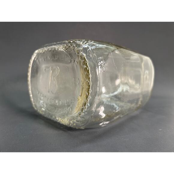 Borden’s Brand 2 Qt Refillable Half Gallon VTG Milk Bottle, Farmhouse Decor - Picture 5 of 6